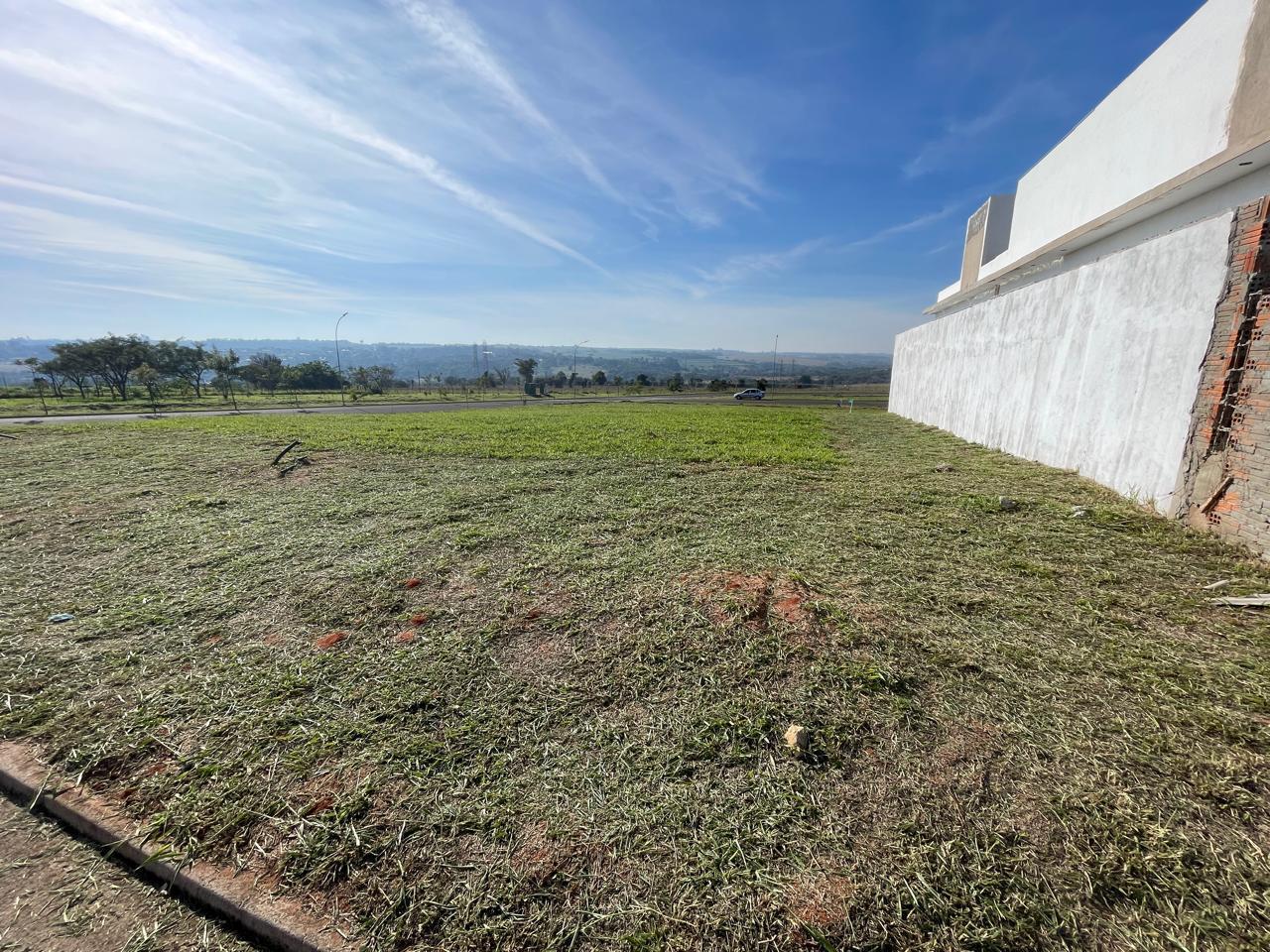 Terreno excelente a venda no condomínio guesteier por 329.000,00