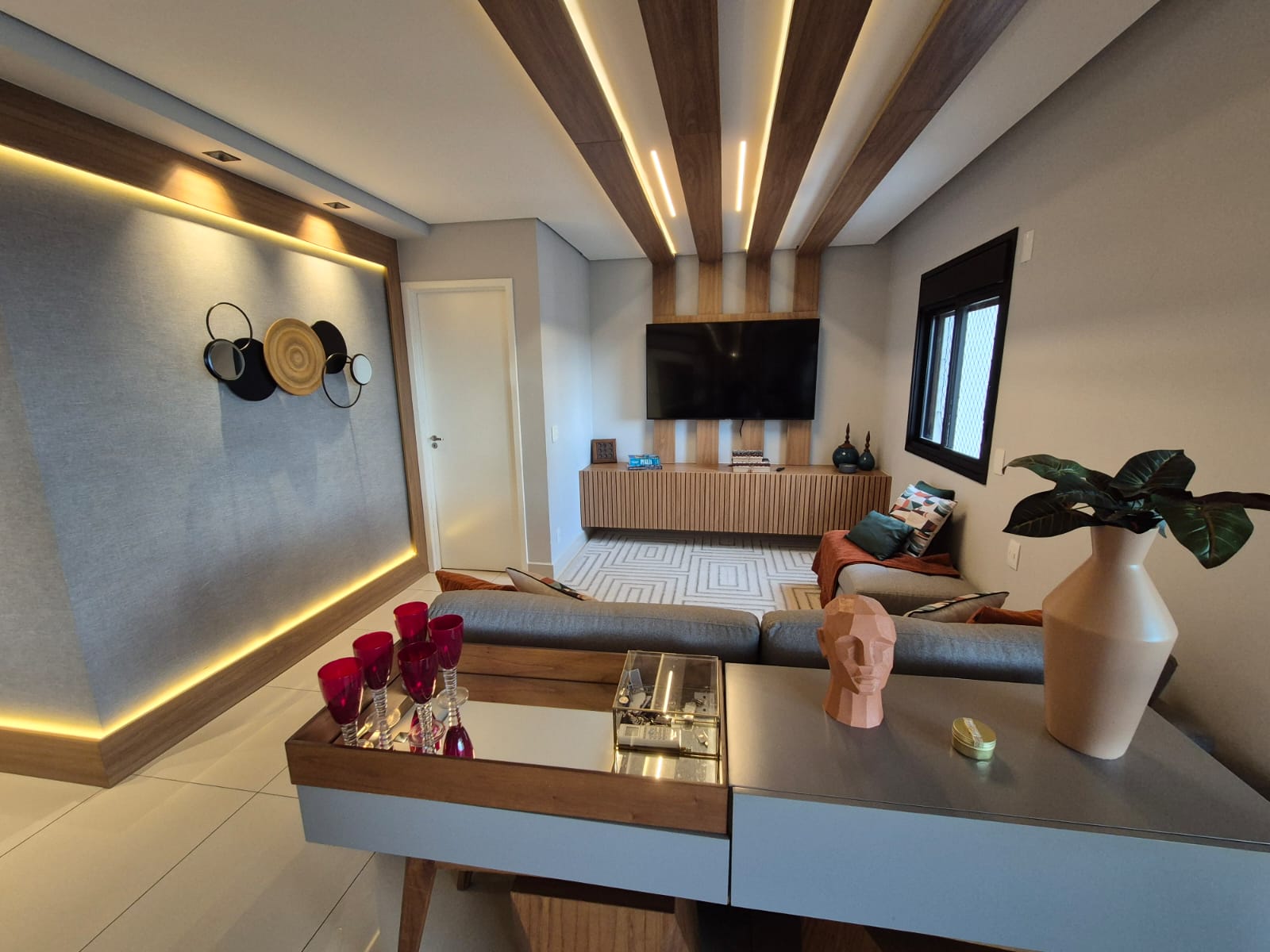 🏙️ Lindo Apartamento mobiliado com 3 suítes no 24º andar - Residencial VIVANT