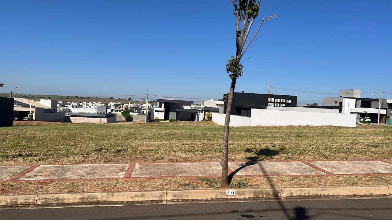 Terreno com 1.200m² no Cyrella